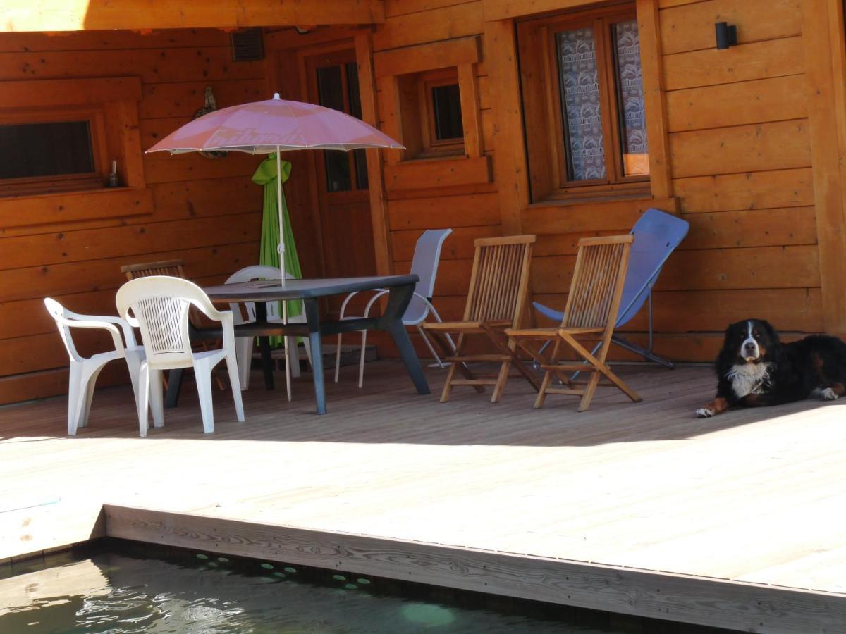 Aux 3 Biches Bed & Breakfast *